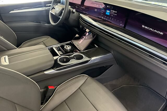 New 2026 Cadillac Escalade Sport w/ Touring Package AWD/4WD image 17