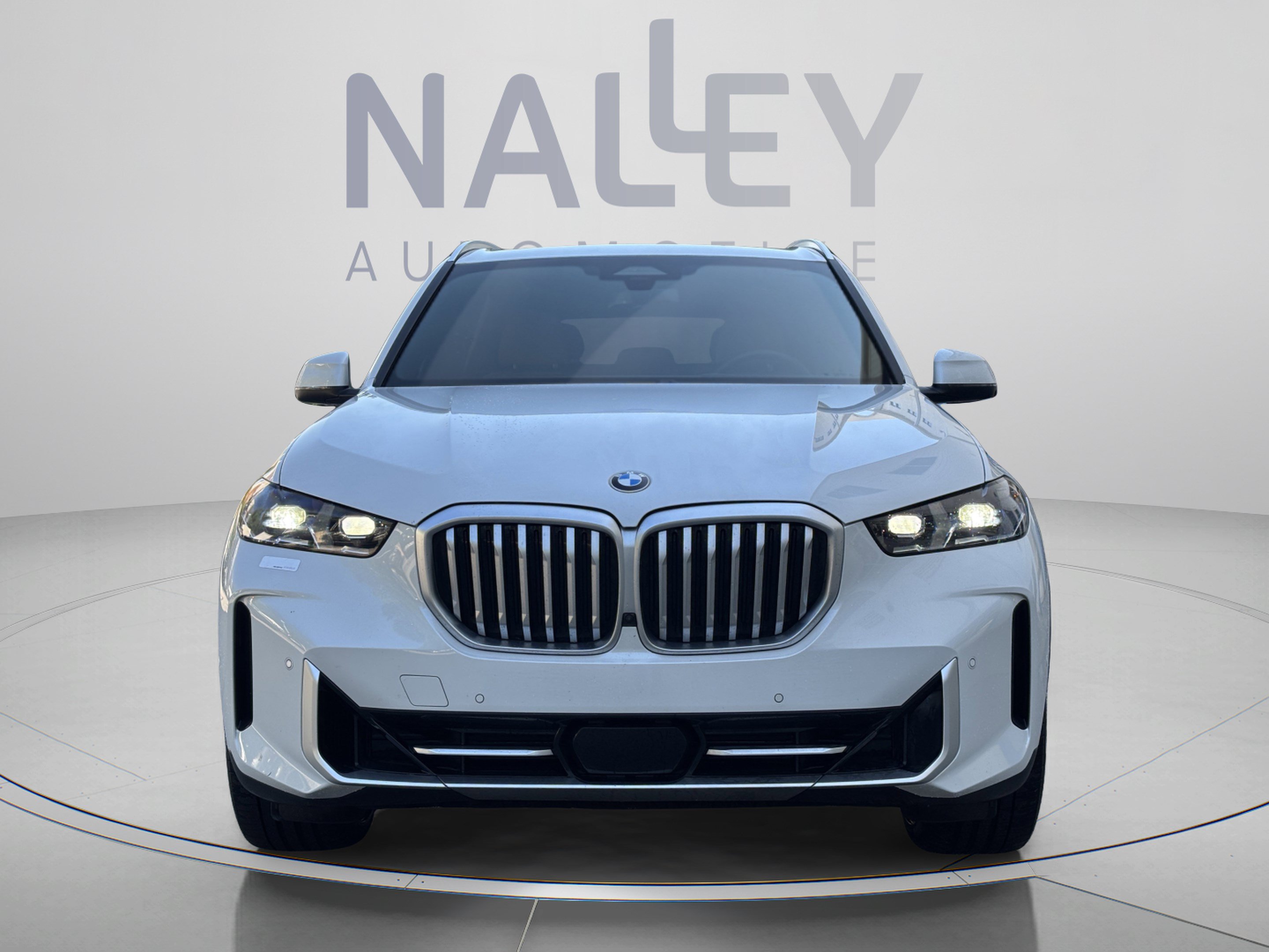 Used 2024 BMW X5 xDrive40i w/ Premium Package AWD/4WD image 9