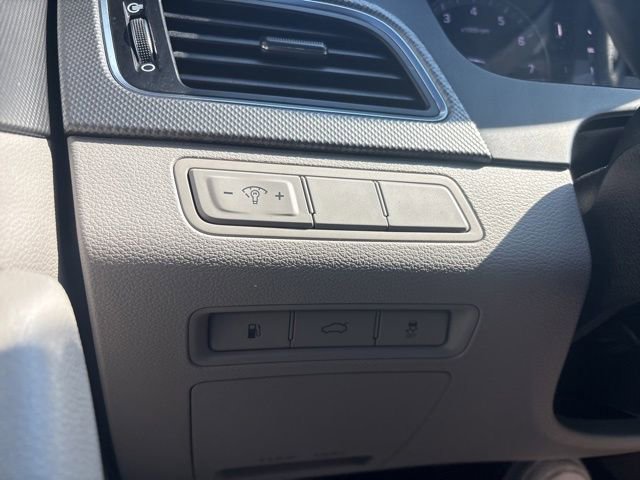 Used 2015 Hyundai Sonata SE image 39