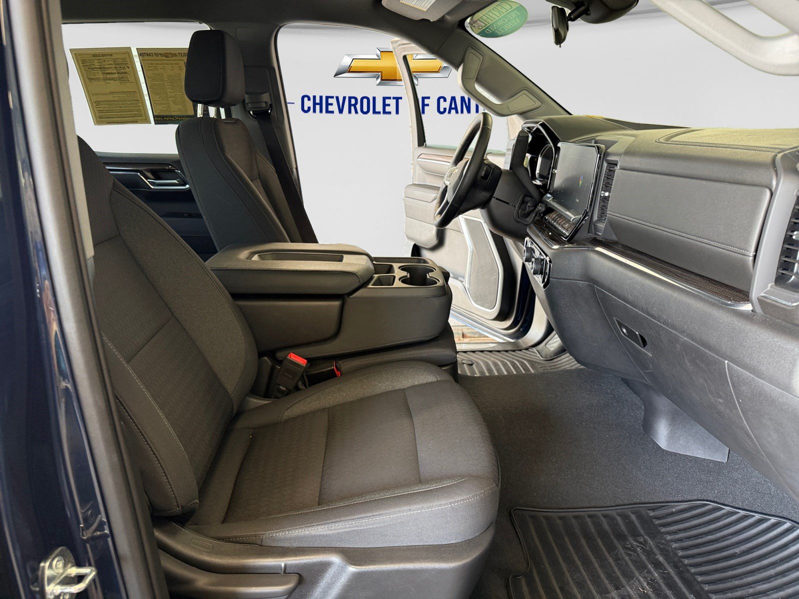 Used 2023 Chevrolet Silverado 1500 LT AWD/4WD image 13