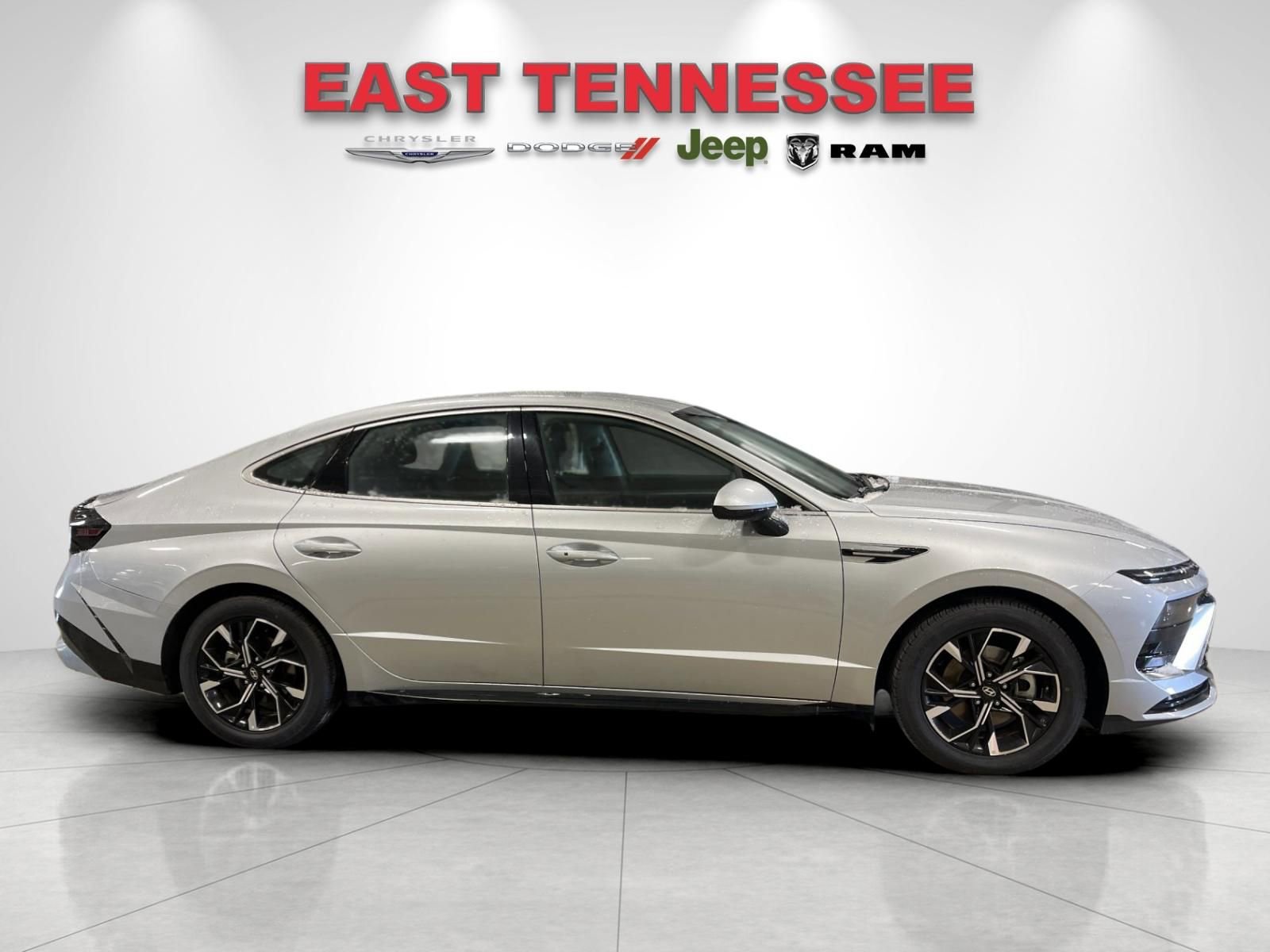 Used 2025 Hyundai Sonata SEL image 2