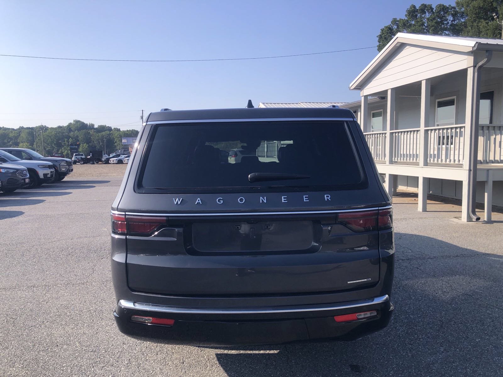 Used 2024 Jeep Wagoneer L Series II w/ Flexible Seating Group AWD/4WD image 6