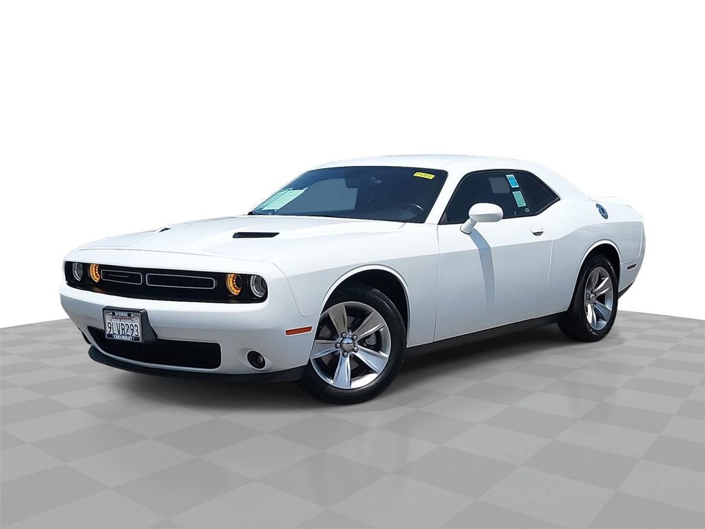 Used 2021 Dodge Challenger SXT w/ Driver Convenience Group RWD image 1