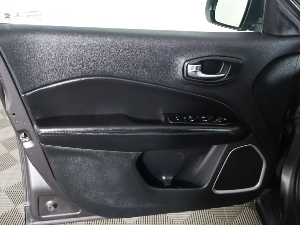 Used 2020 Jeep Compass Latitude AWD/4WD image 15