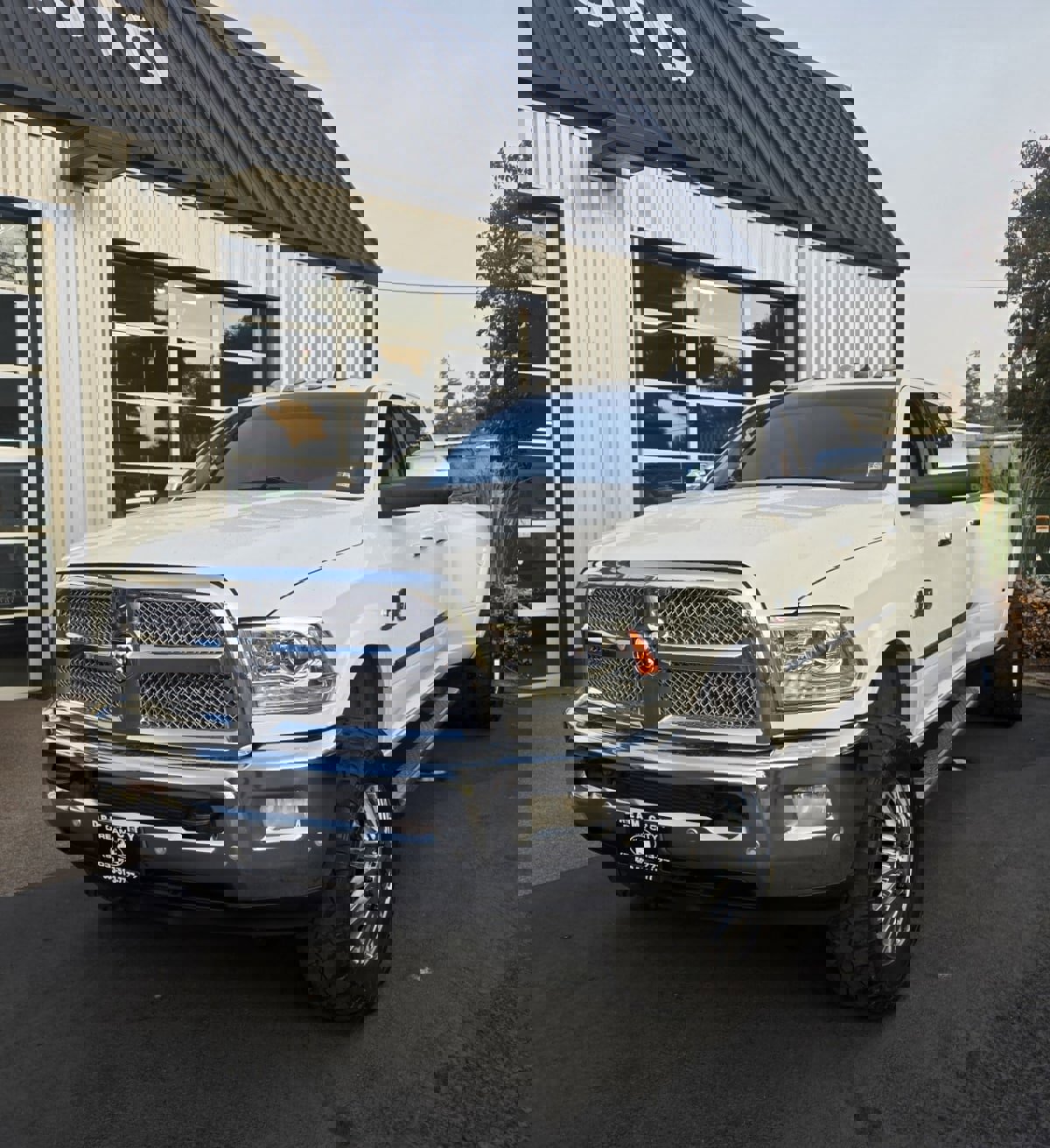 Used 2017 RAM 3500 Laramie Longhorn image 13