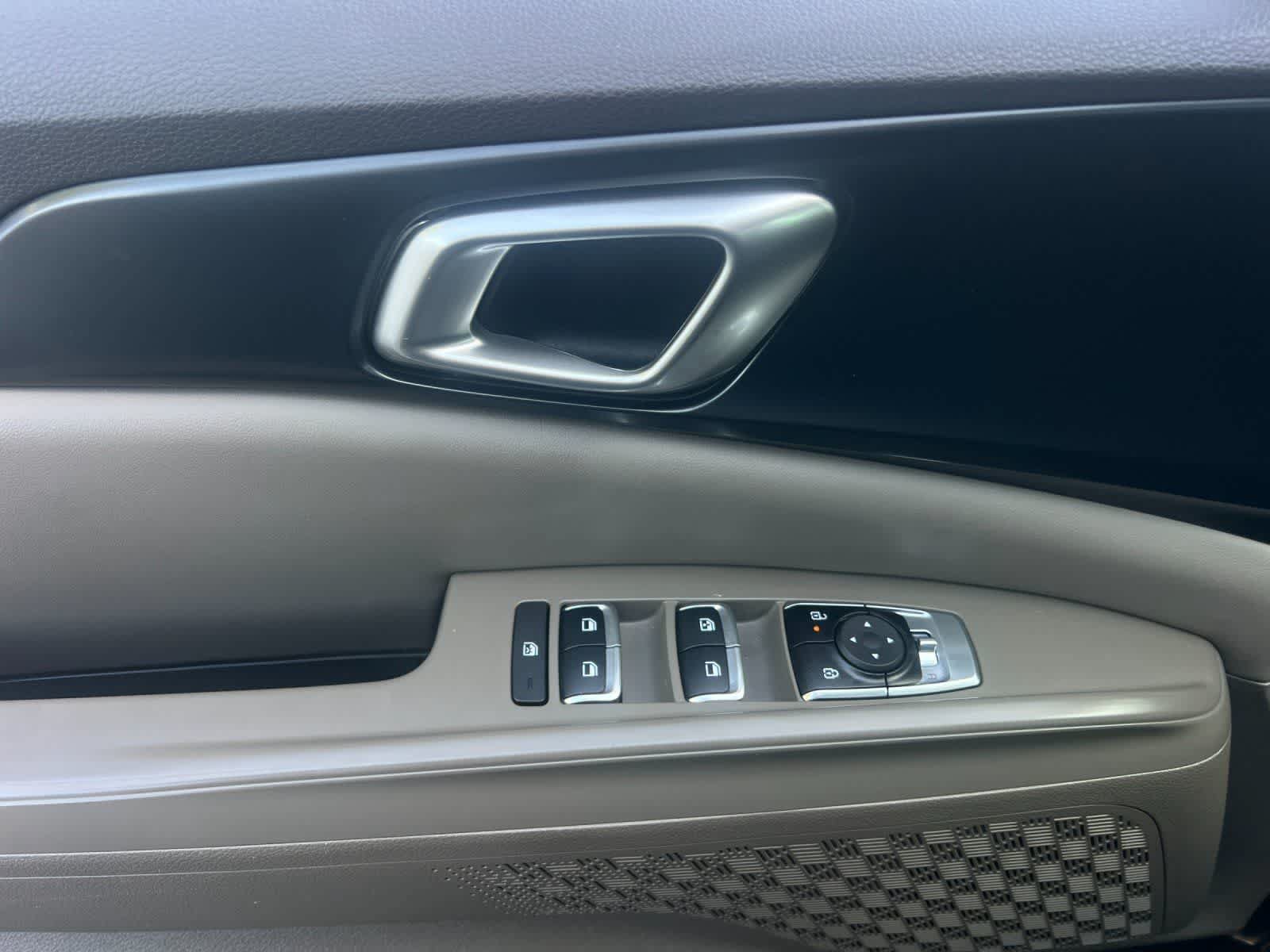 Used 2026 Kia Carnival LXS FWD image 13