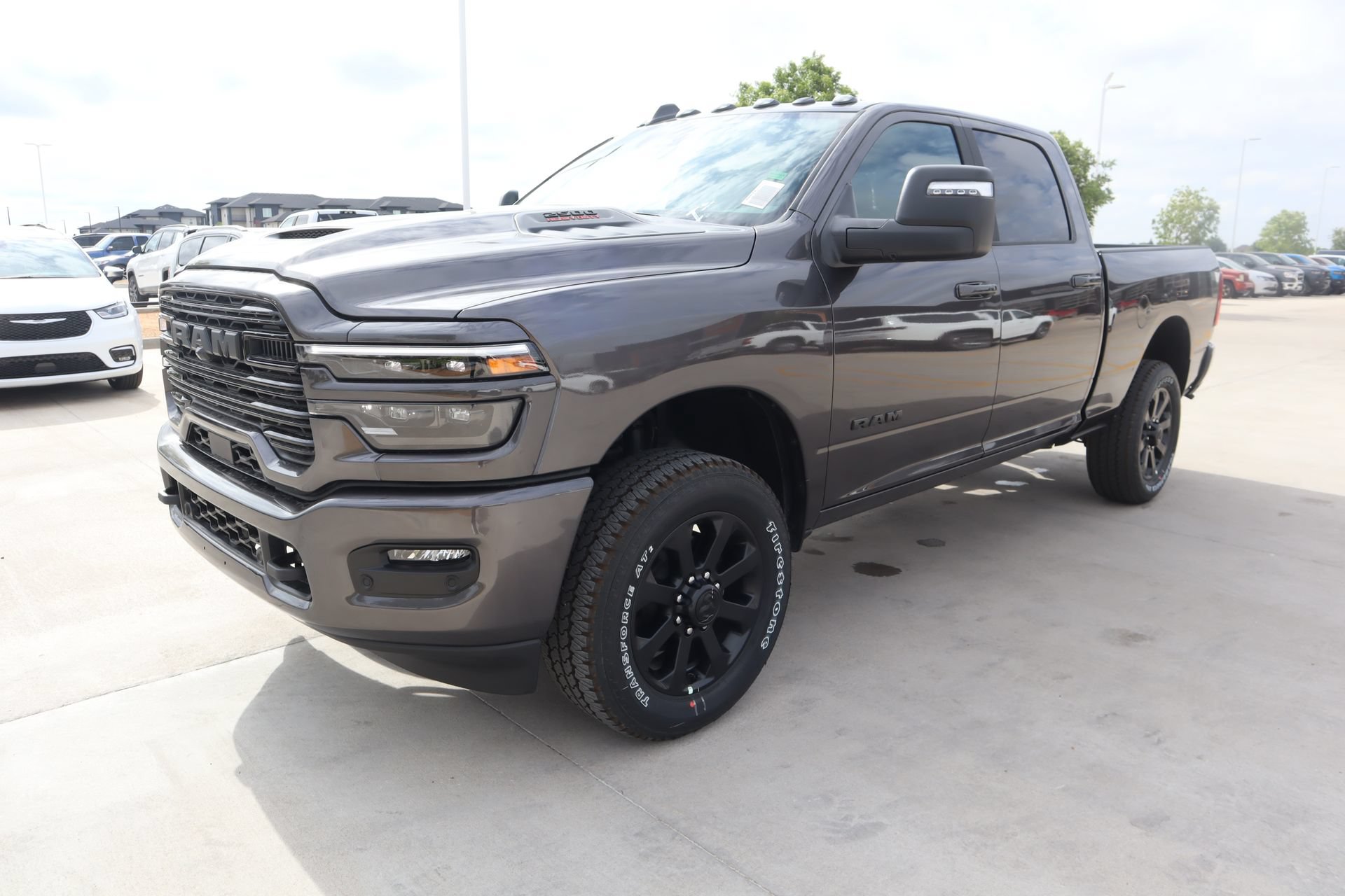 New 2026 RAM 2500 Laramie AWD/4WD image 11