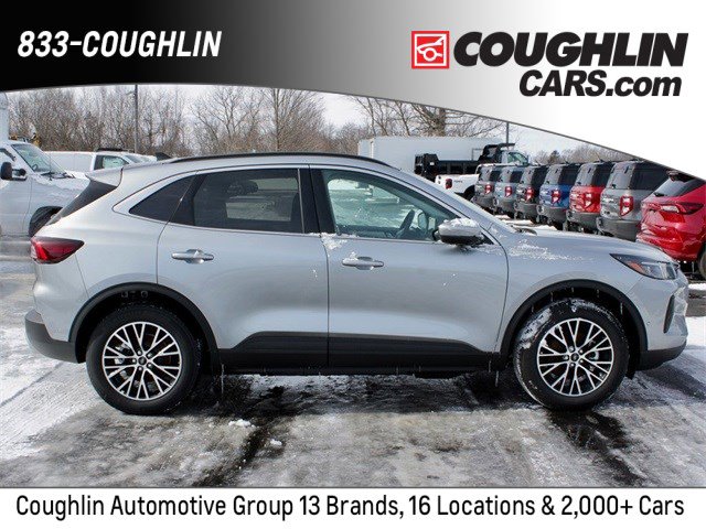 New 2024 Ford Escape SE w/ PHEV Premium Package