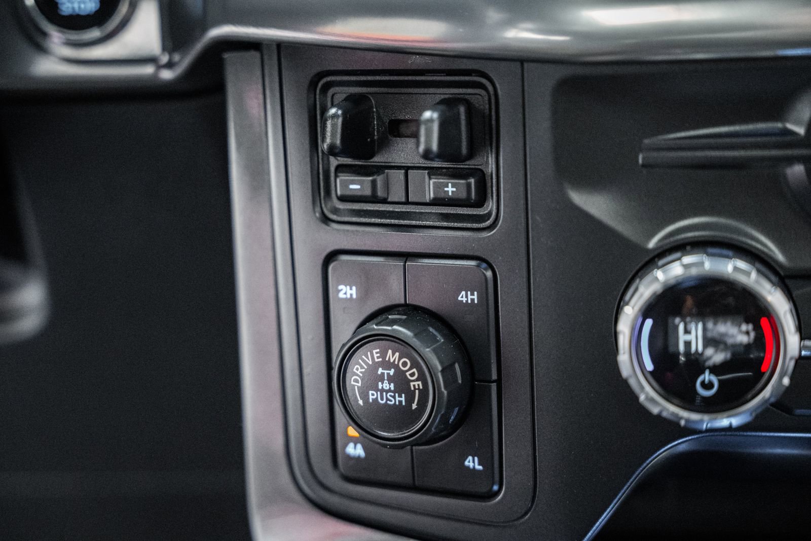 Certified 2021 Ford F150 Lariat w/ Equipment Group 502A High image 33