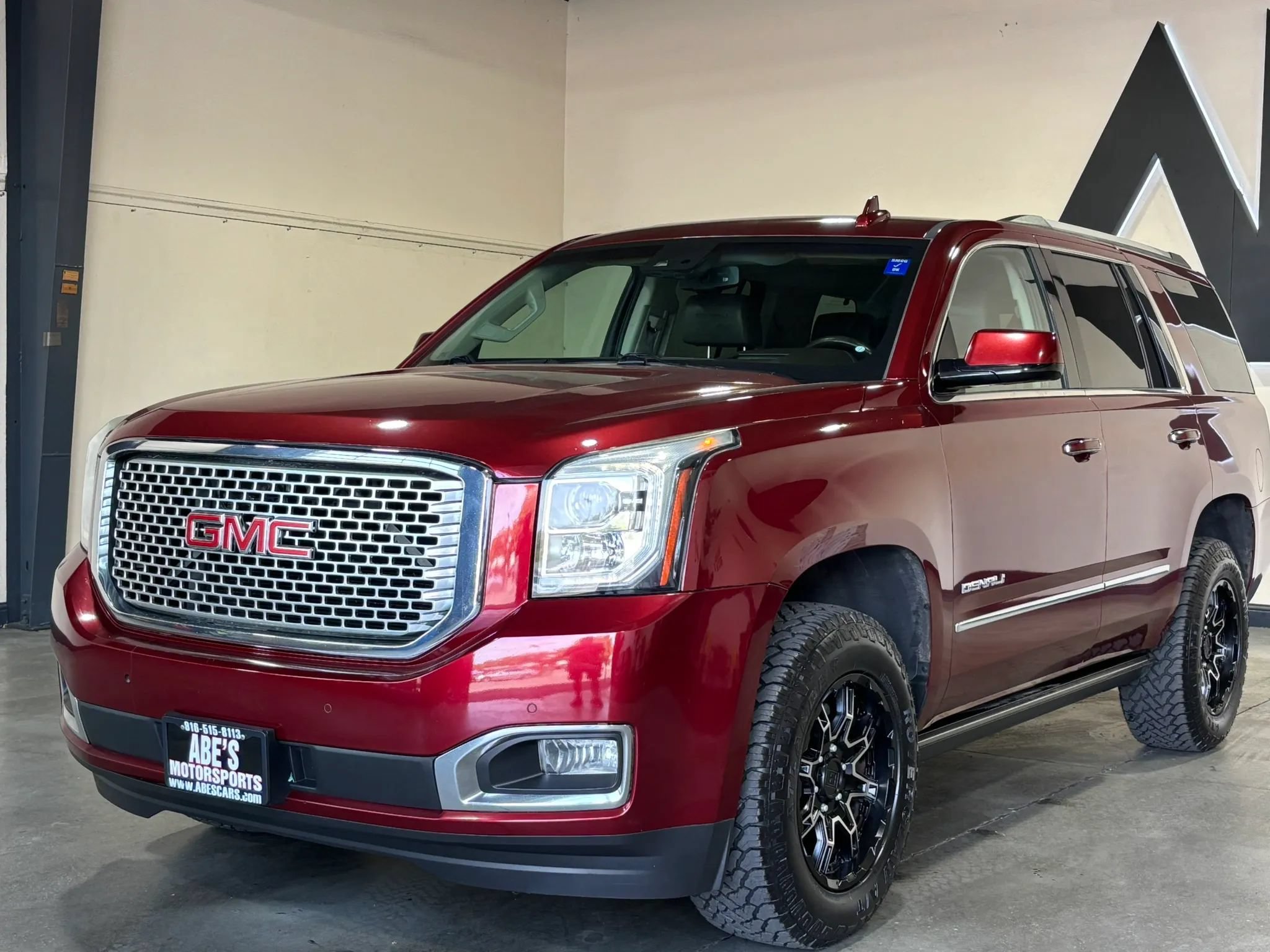Used 2016 GMC Yukon Denali w/ Open Road Package AWD/4WD image 1