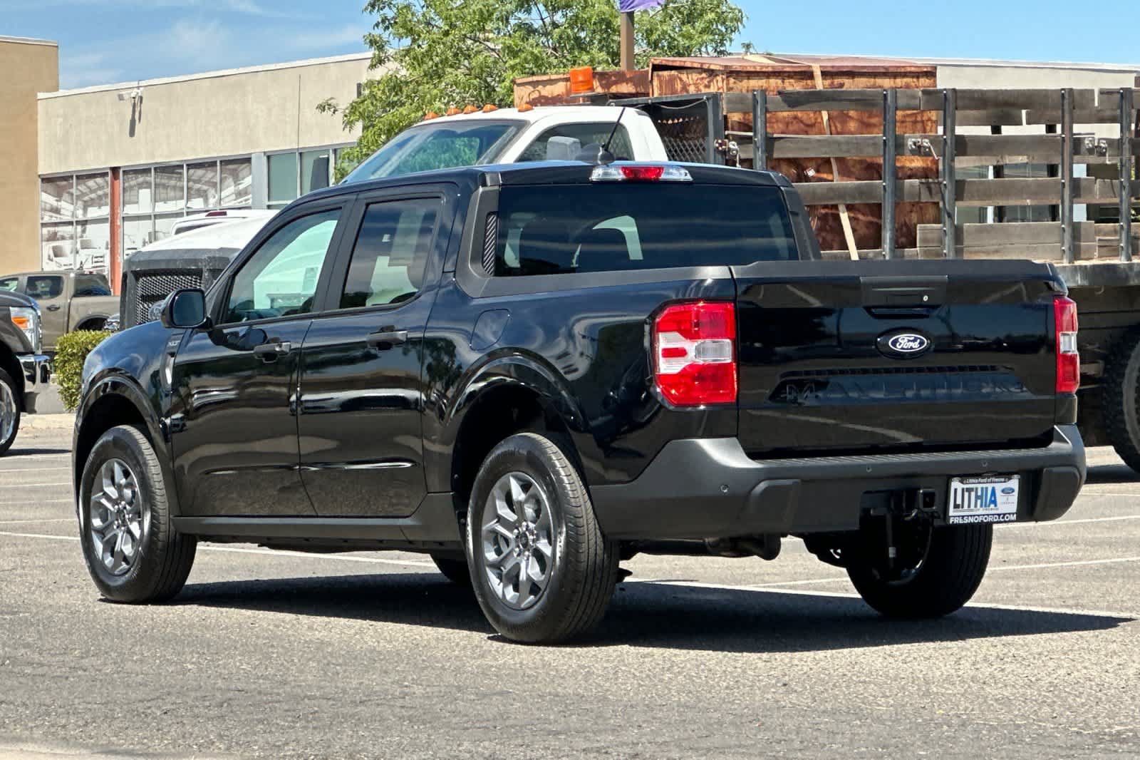 New 2026 Ford Maverick XLT w/ XLT Luxury Package FWD image 6