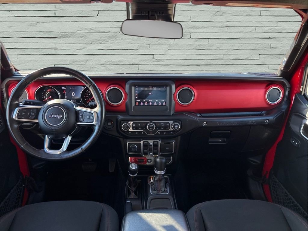 Used 2020 Jeep Wrangler Unlimited Rubicon w/ Cold Weather Group AWD/4WD image 16