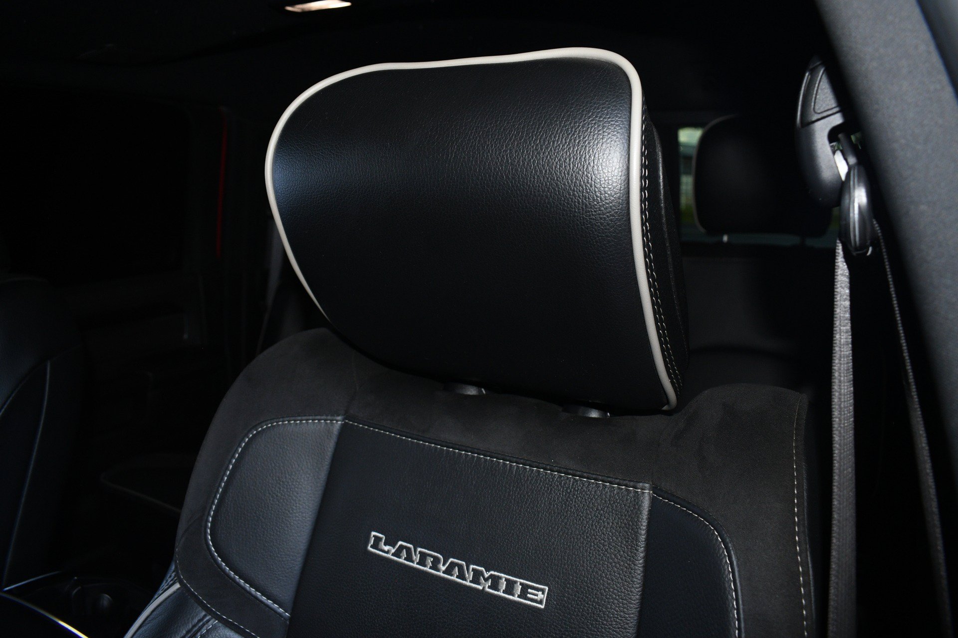 Used 2020 RAM 2500 Laramie w/ Night Edition AWD/4WD image 9