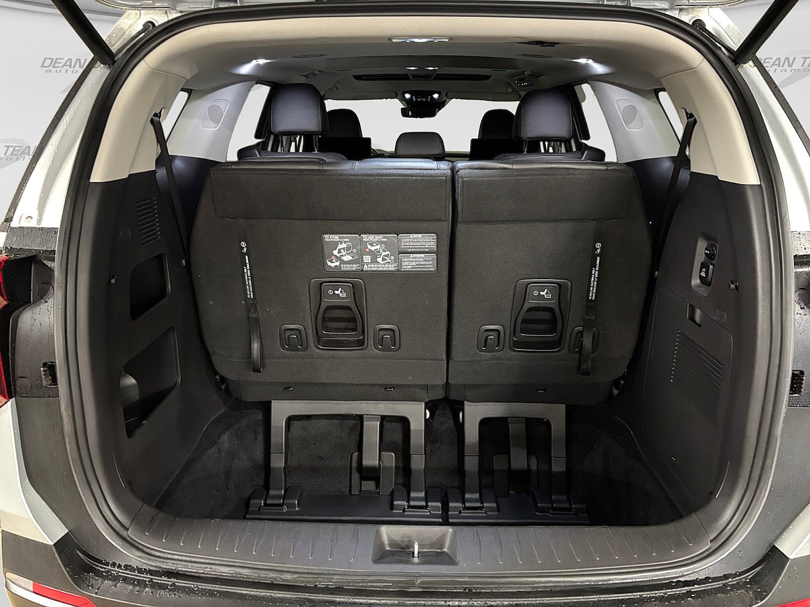Used 2025 Kia Carnival SX Prestige FWD image 17