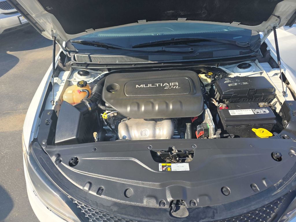 Used 2015 Chrysler 200 S image 21