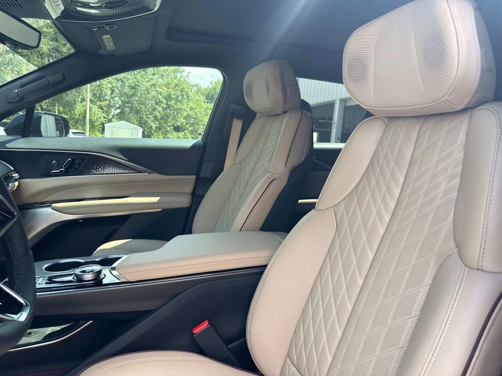 New 2025 Cadillac Lyriq Sport w/ Nappa Leather Package image 21
