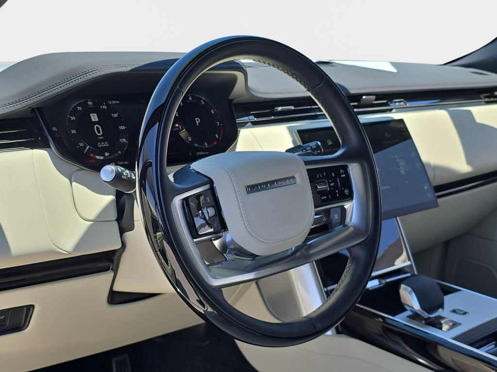 Used 2025 Land Rover Range Rover SE AWD/4WD image 17