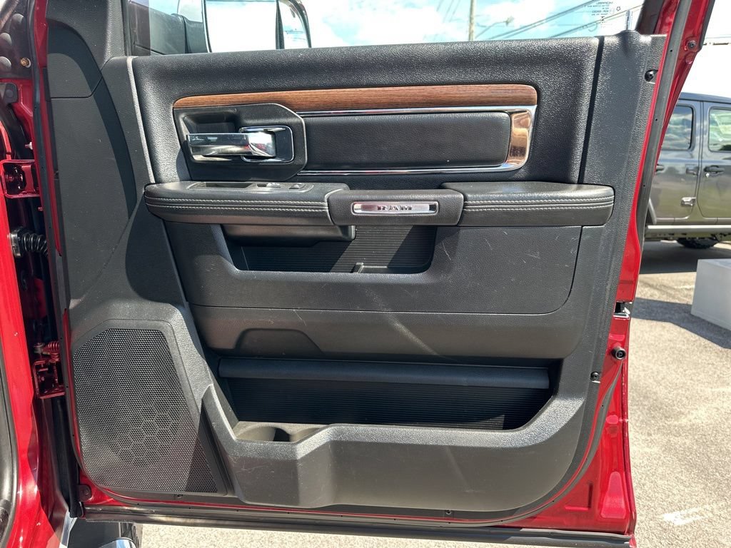 Used 2014 RAM 3500 Laramie w/ Convenience Group AWD/4WD image 21