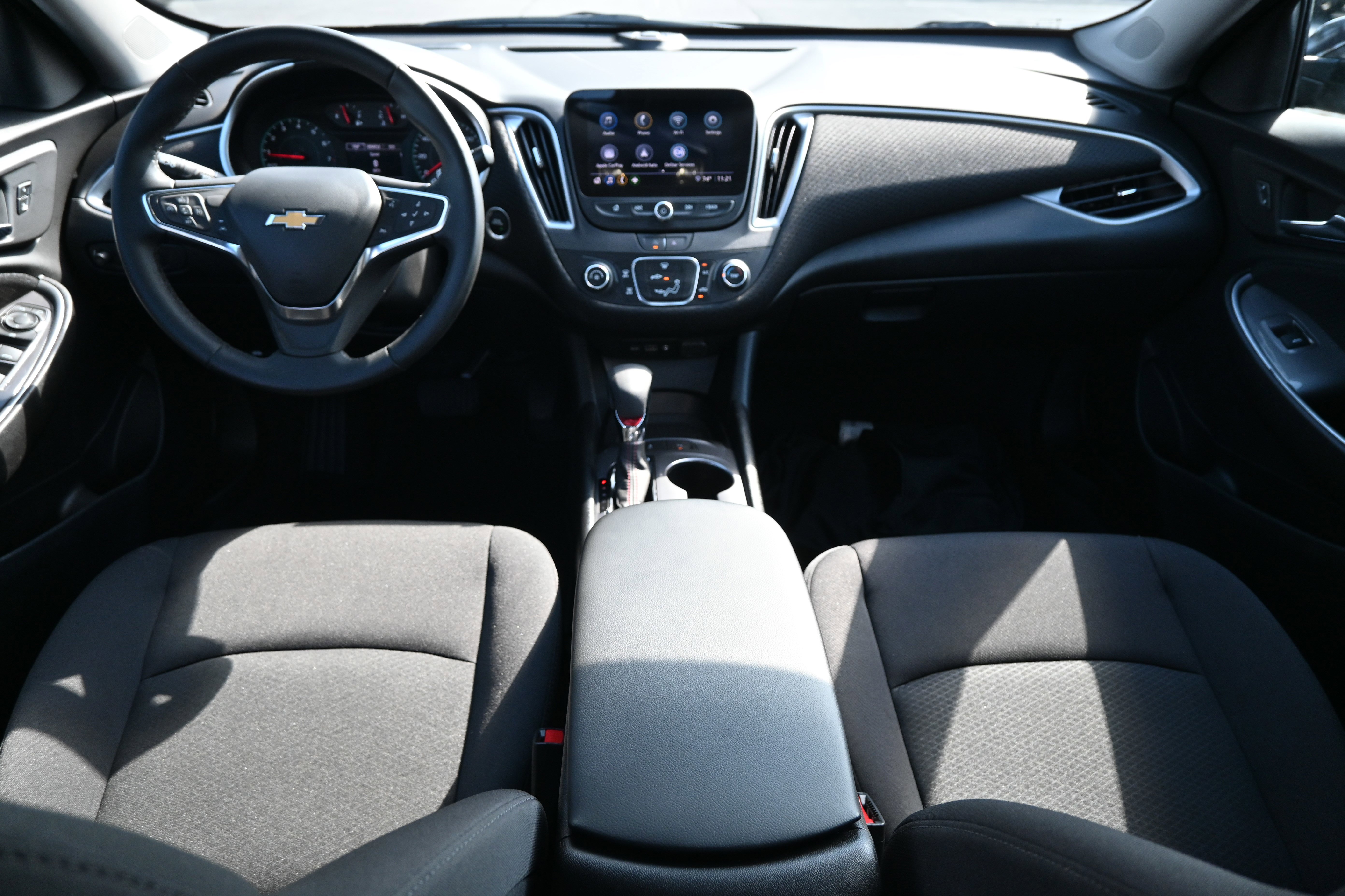 Used 2025 Chevrolet Malibu RS image 3