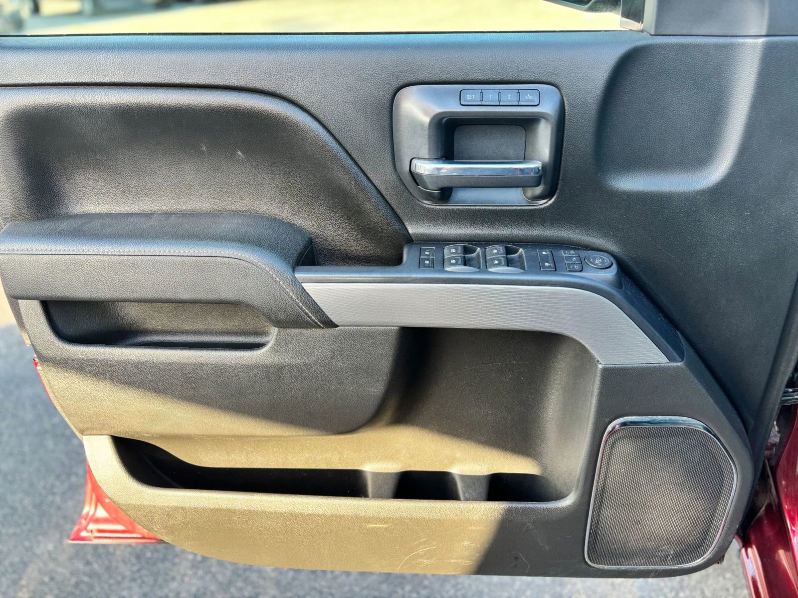 Used 2016 Chevrolet Silverado 1500 LTZ AWD/4WD image 12