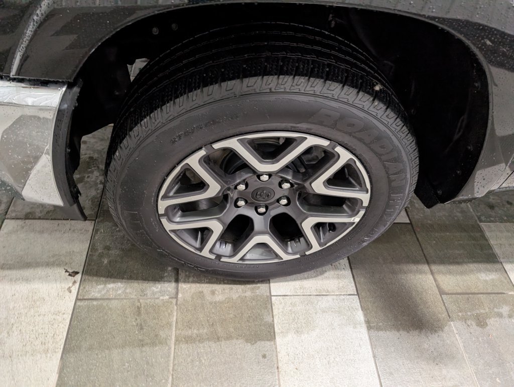 Used 2026 RAM 1500 Laramie AWD/4WD image 8
