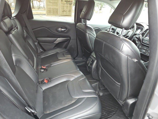 Used 2019 Jeep Cherokee Latitude Plus w/ Cold Weather Group image 16