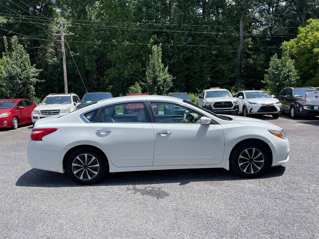 Used 2016 Nissan Altima 2.5 S w/ Power Driver Seat Package FWD image 9