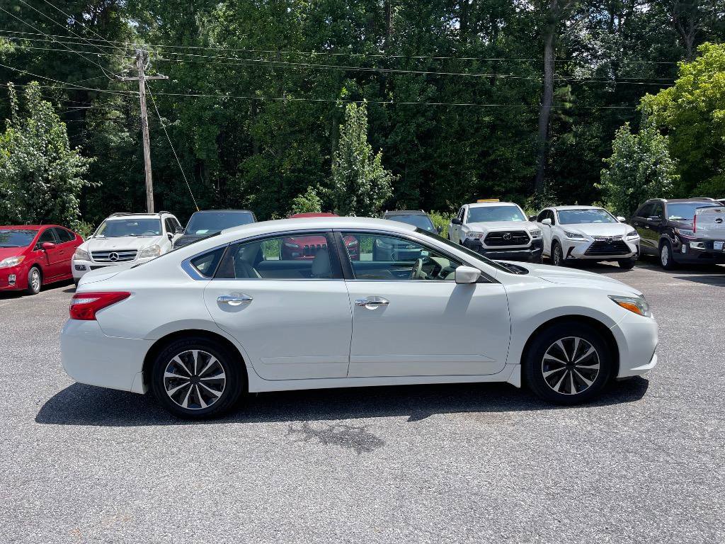 Used 2016 Nissan Altima 2.5 S w/ Power Driver Seat Package FWD image 9