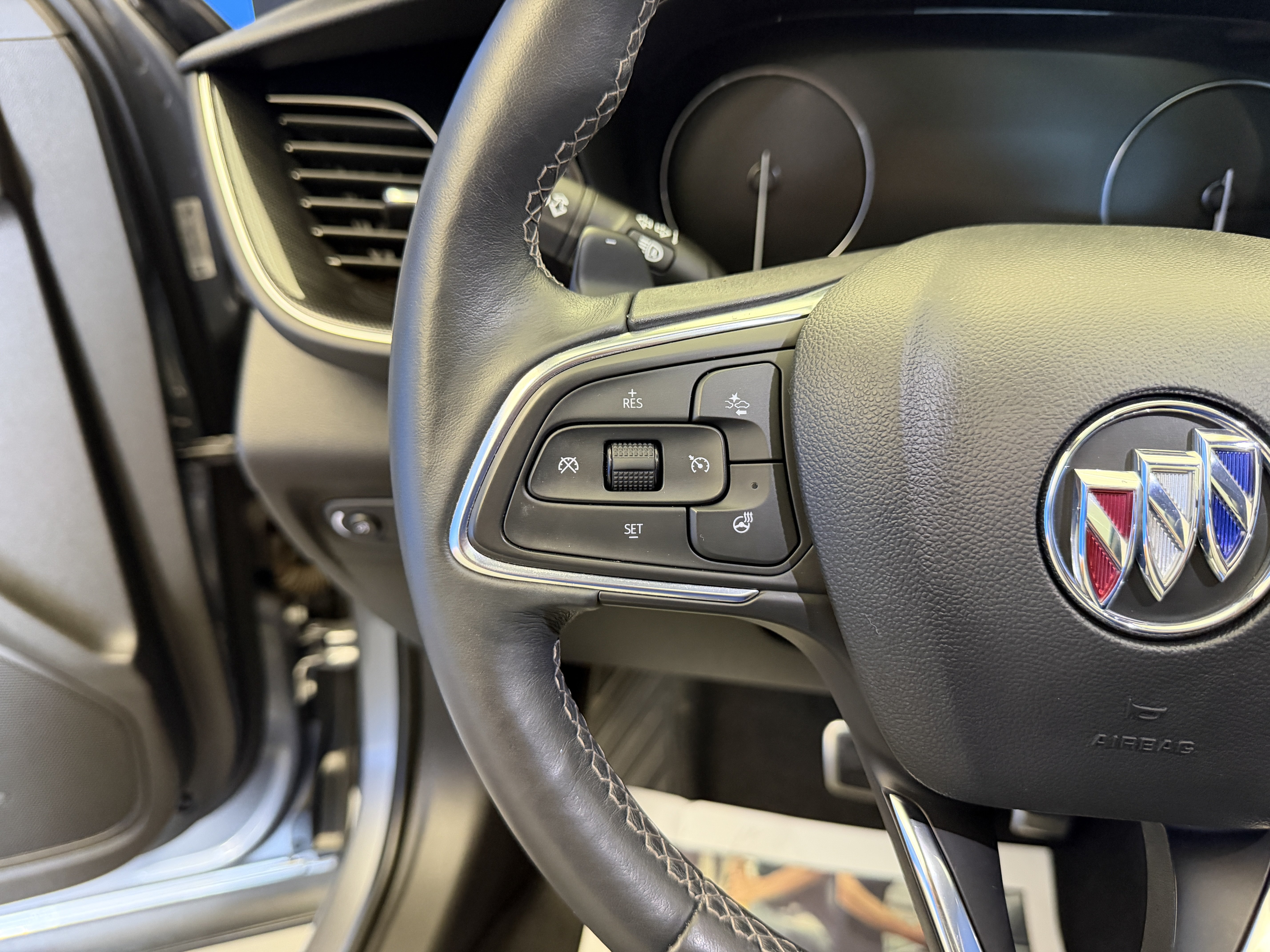 Used 2022 Buick Envision Preferred FWD image 15