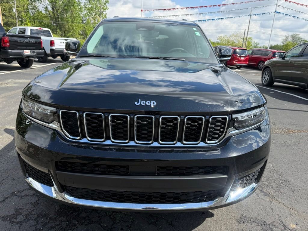Used 2023 Jeep Grand Cherokee L Limited AWD/4WD image 8