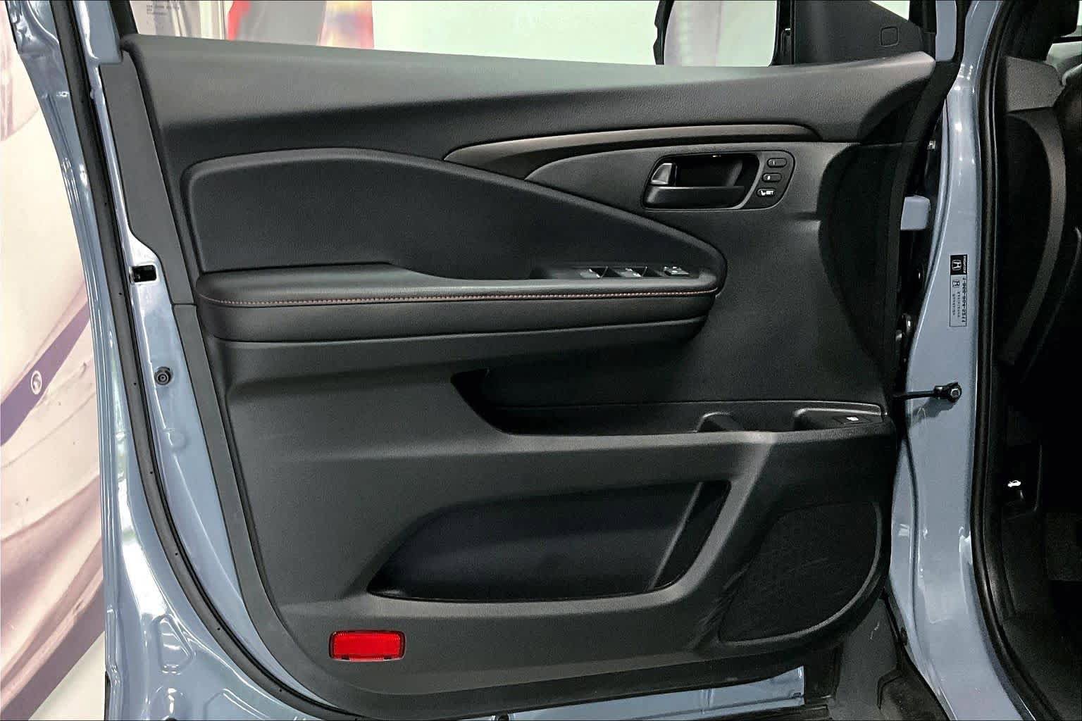 Used 2025 Honda Ridgeline TrailSport image 24
