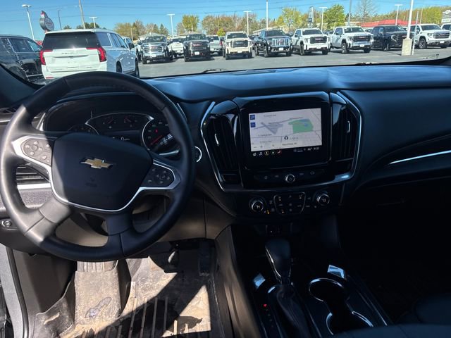 Used 2023 Chevrolet Traverse LT w/ LT Premium Package AWD/4WD image 11