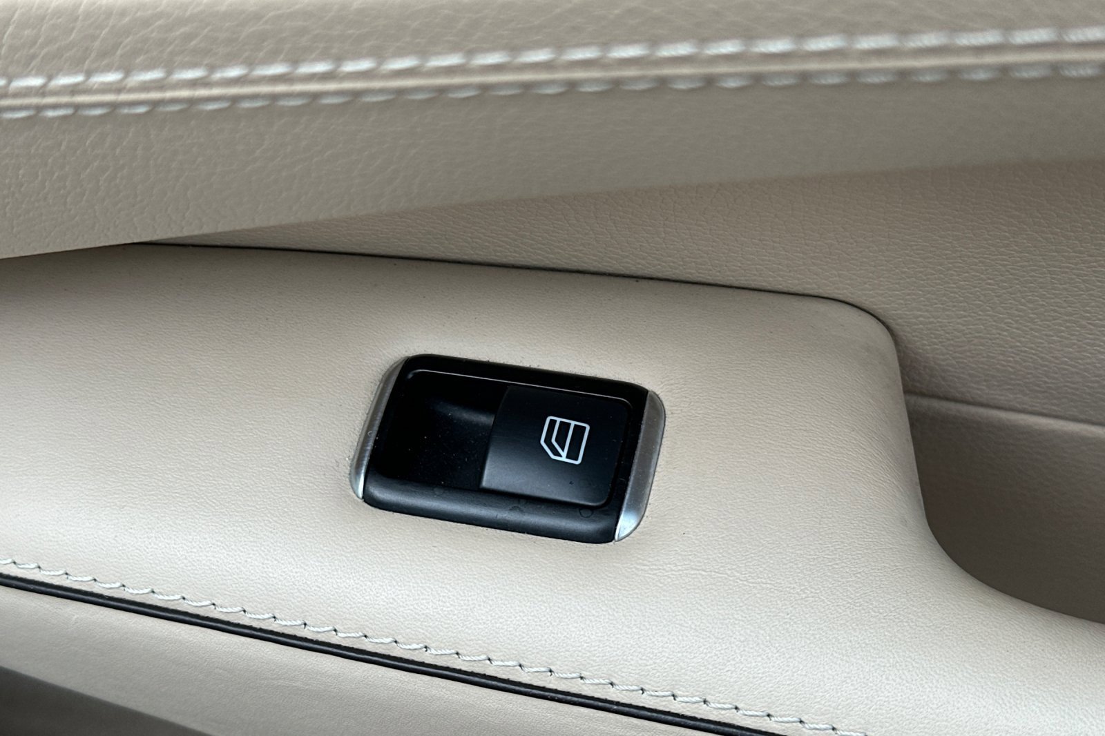 Used 2015 Mercedes-Benz SL 63 AMG image 19