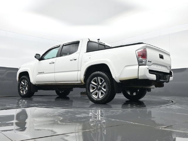 Used 2016 Toyota Tacoma Limited w/ Towing Package AWD/4WD image 23