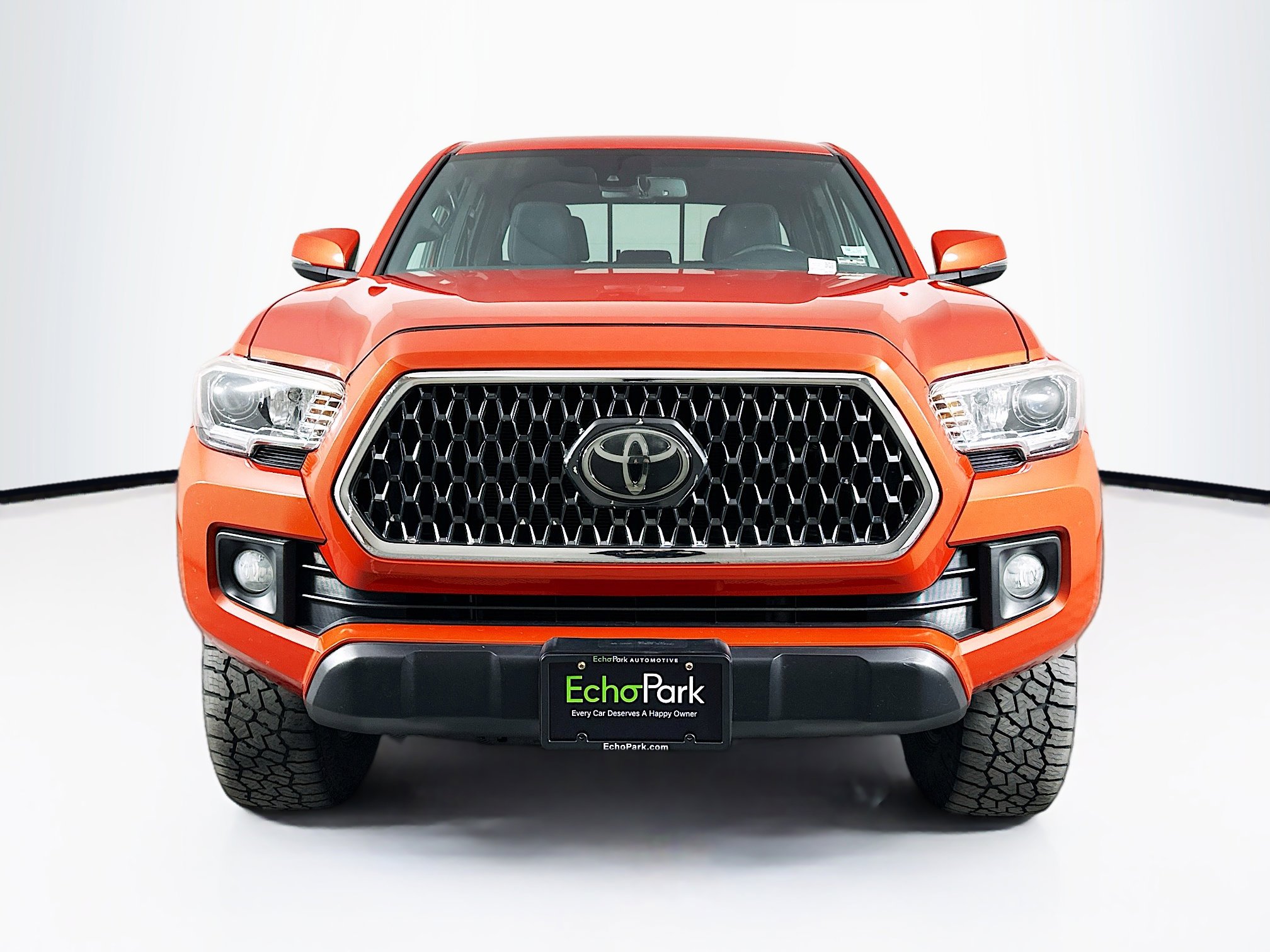 Used 2018 Toyota Tacoma TRD Off-Road image 2