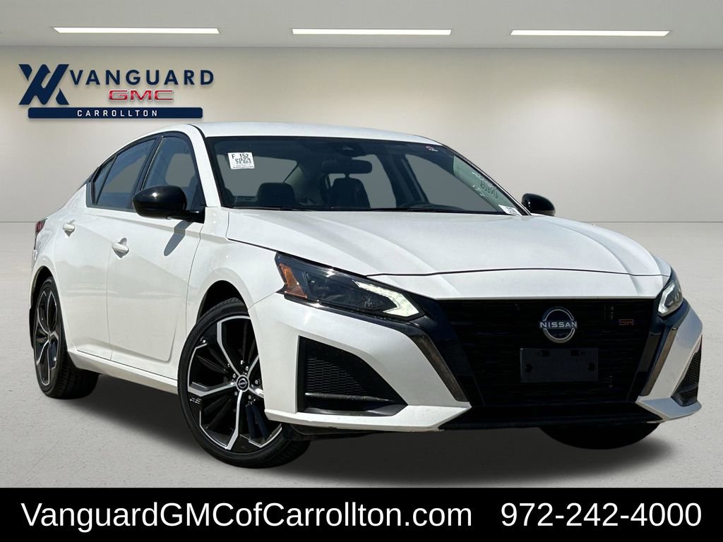 Used 2024 Nissan Altima 2.5 SR image 2