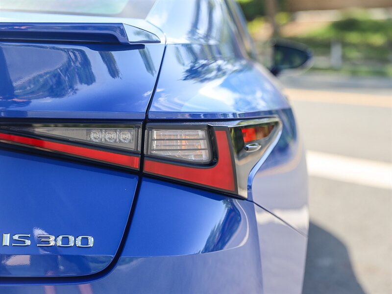 Used 2021 Lexus IS 300 w/ Accessory Package RWD image 15