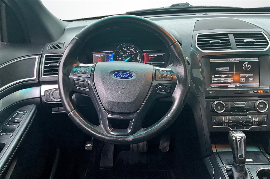 Used 2016 Ford Explorer XLT w/ Equipment Group 202A image 8