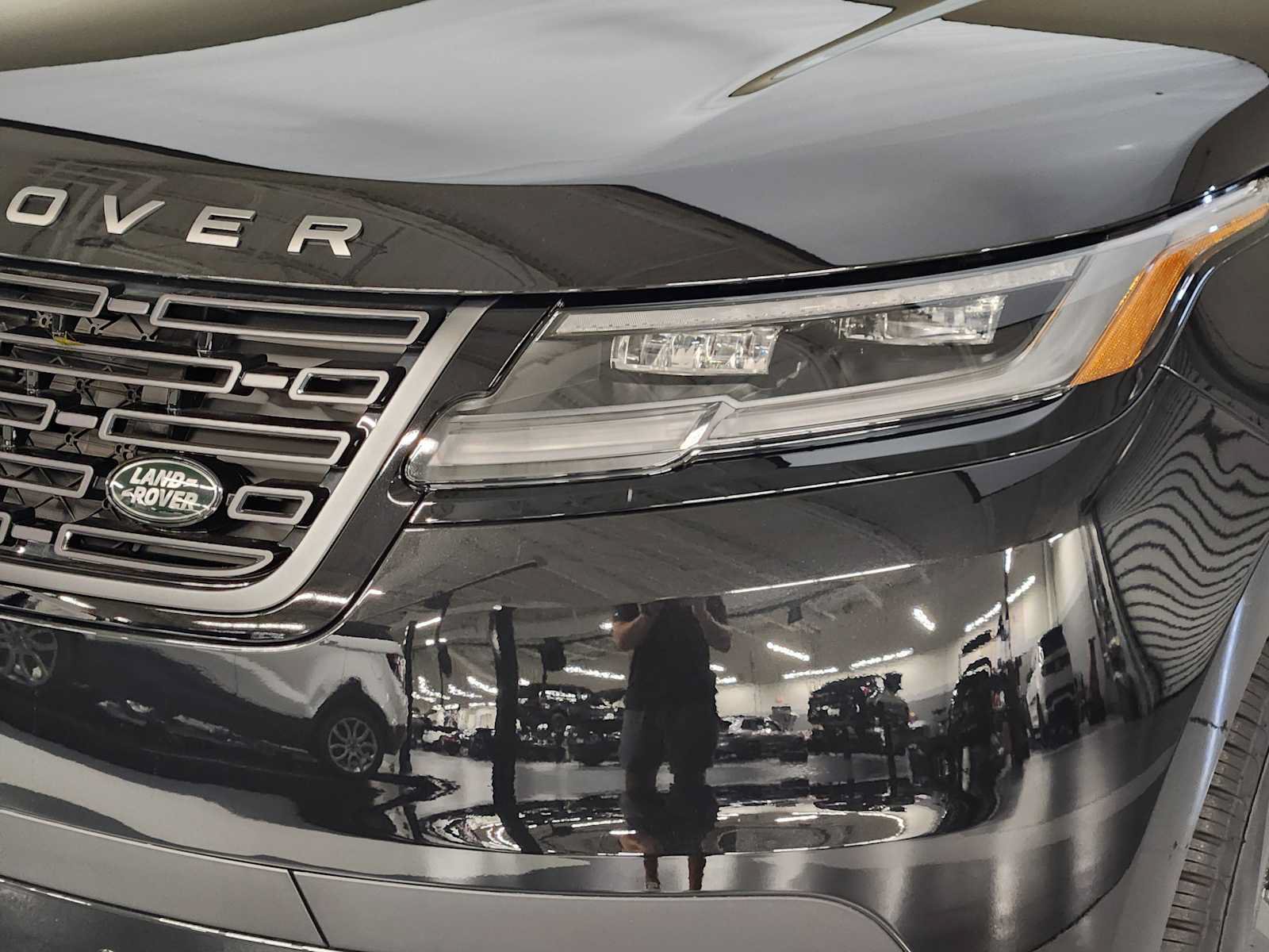 New 2026 Land Rover Range Rover Velar S AWD/4WD image 12