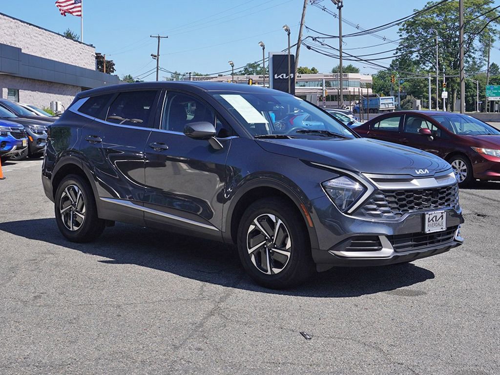 Used 2023 Kia Sportage LX AWD/4WD image 2