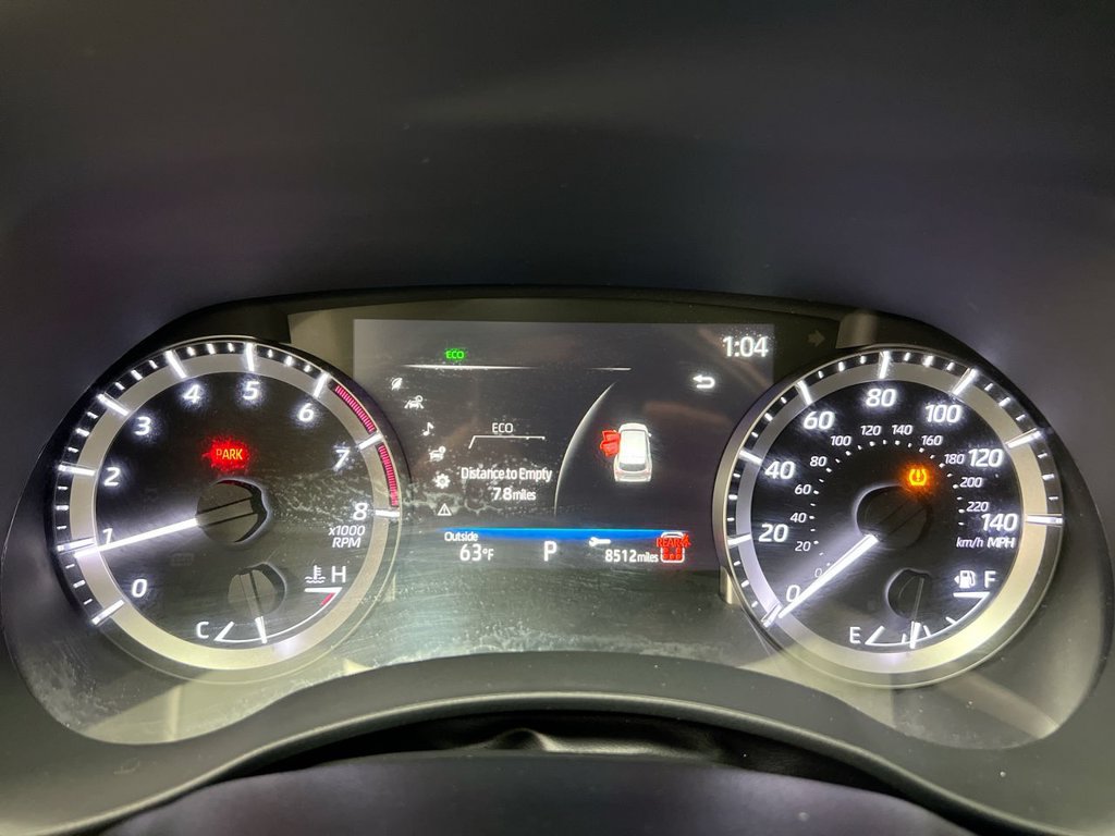 Used 2024 Toyota Highlander XLE FWD image 12