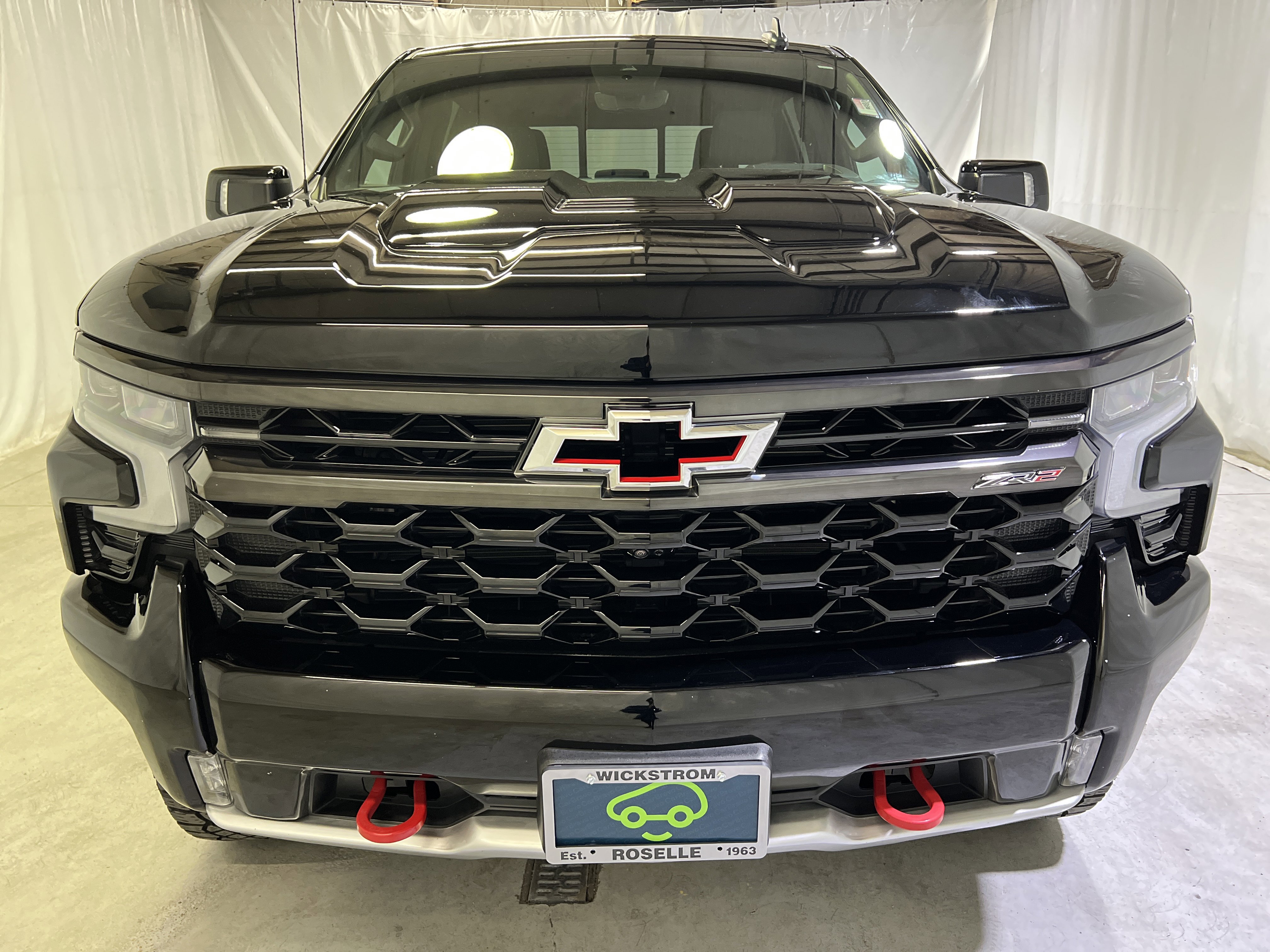 Used 2023 Chevrolet Silverado 1500 ZR2 w/ Technology Package AWD/4WD image 3