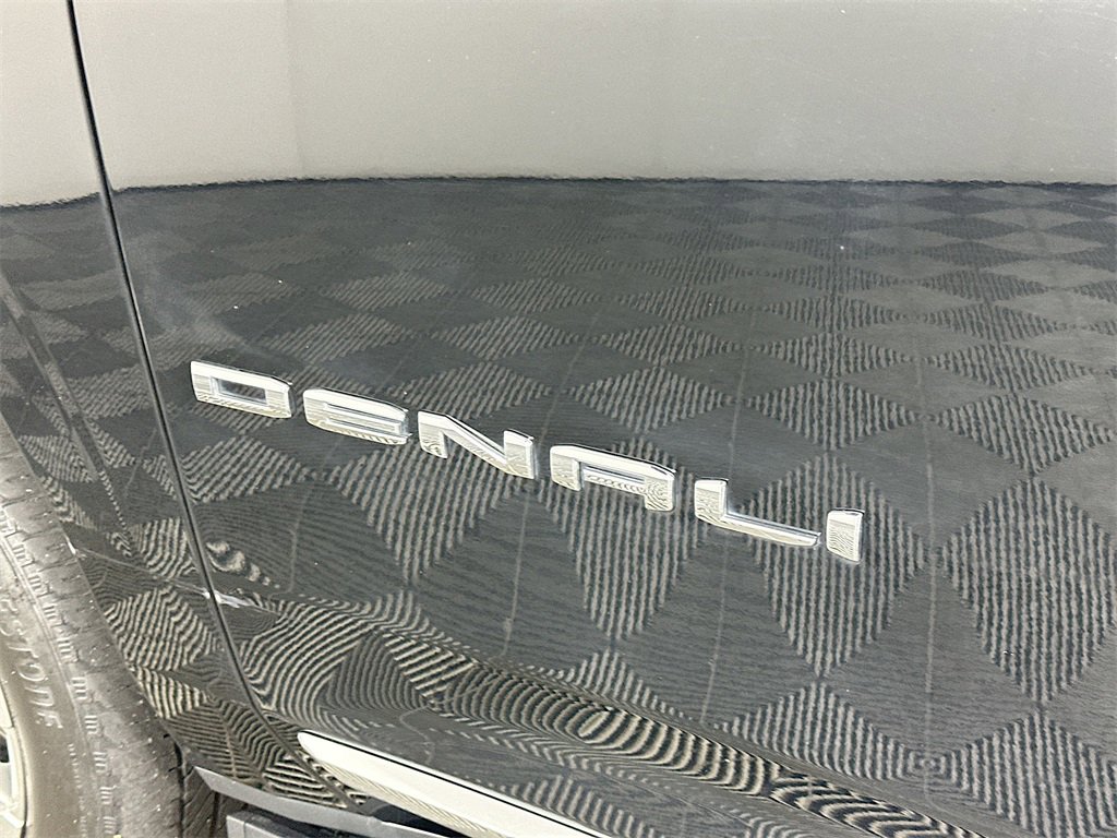 Used 2023 GMC Yukon XL Denali image 28