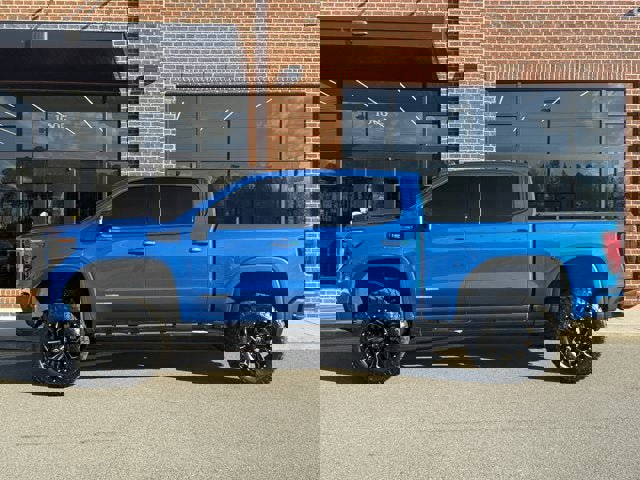 Used 2022 GMC Sierra 1500 Elevation w/ X31 Off-Road Package image 2