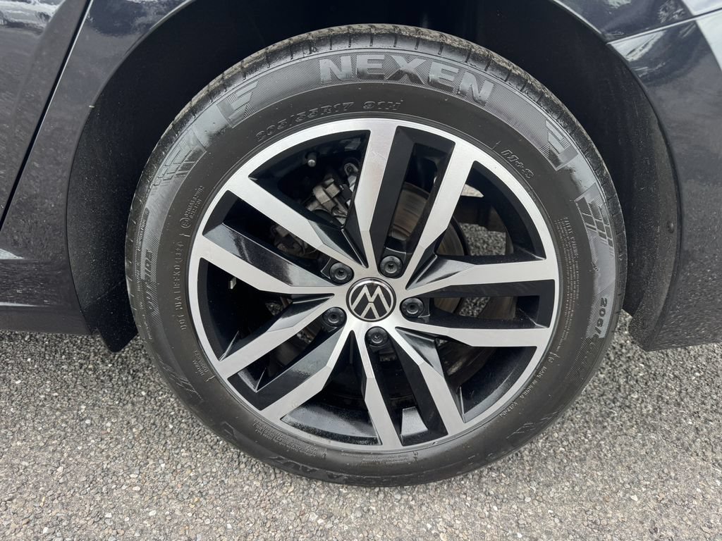 Used 2025 Volkswagen Jetta SE FWD image 7