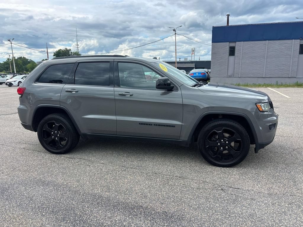 Certified 2020 Jeep Grand Cherokee Laredo AWD/4WD image 7