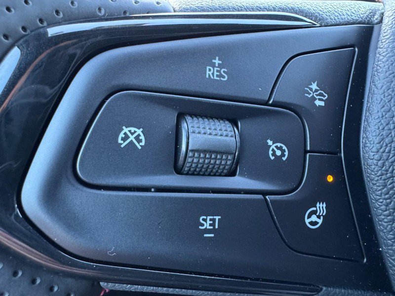 New 2026 Chevrolet Trax RS w/ Sunroof Package image 35