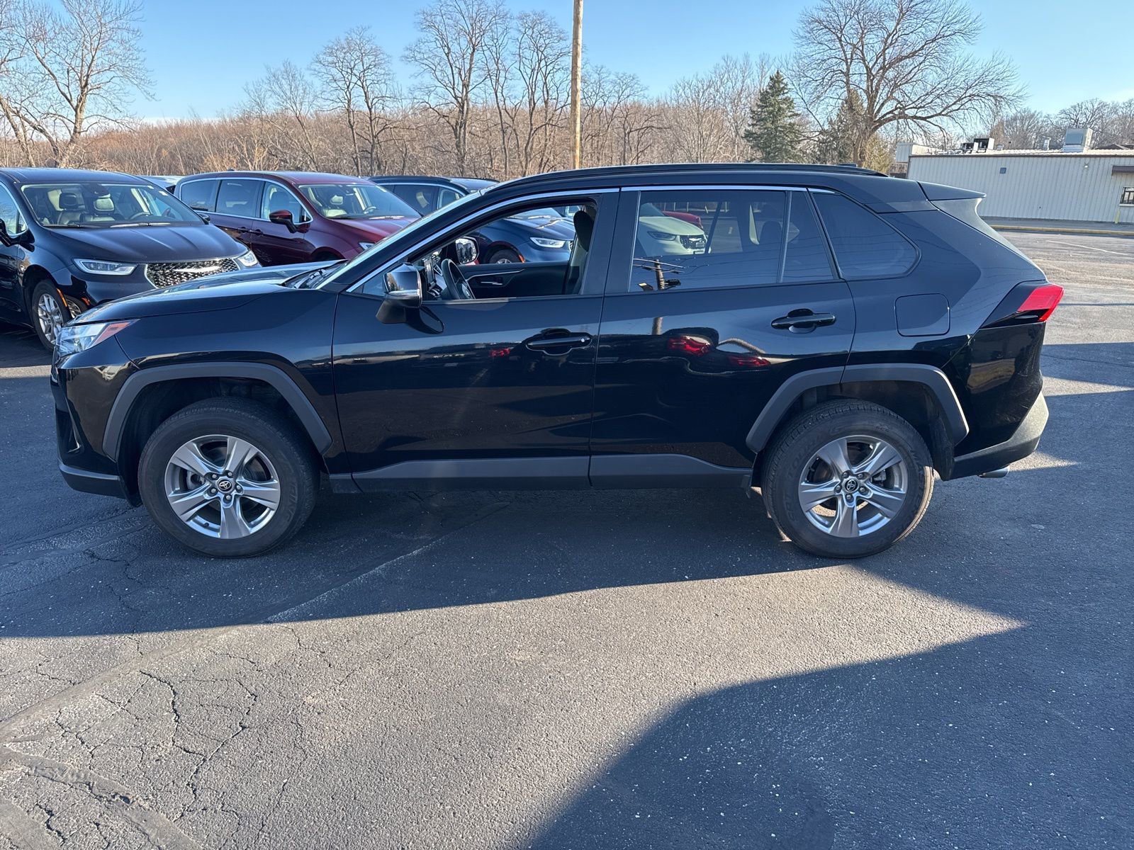 Used 2022 Toyota RAV4 XLE image 4