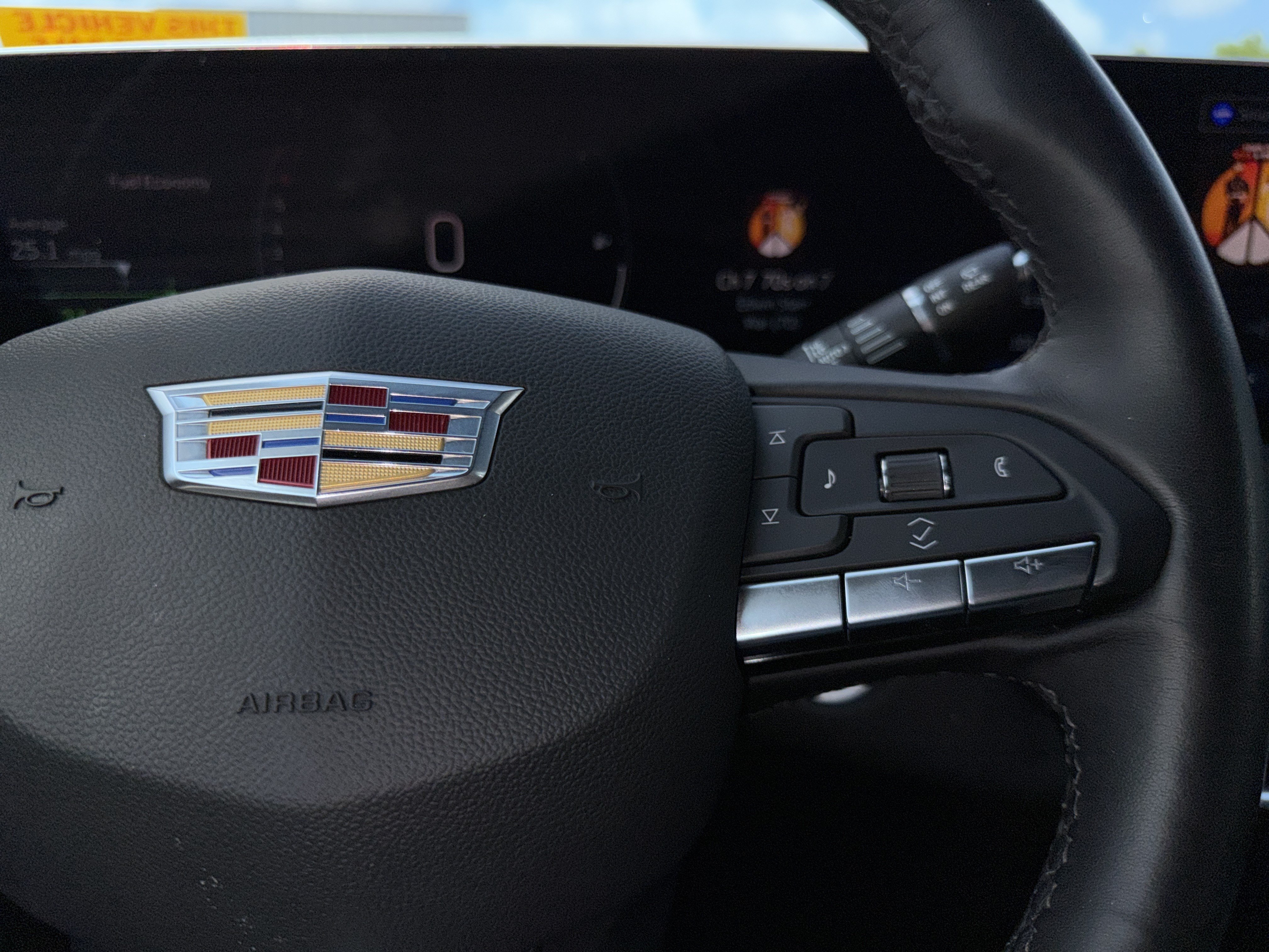 Used 2025 Cadillac XT4 Premium Luxury FWD image 28
