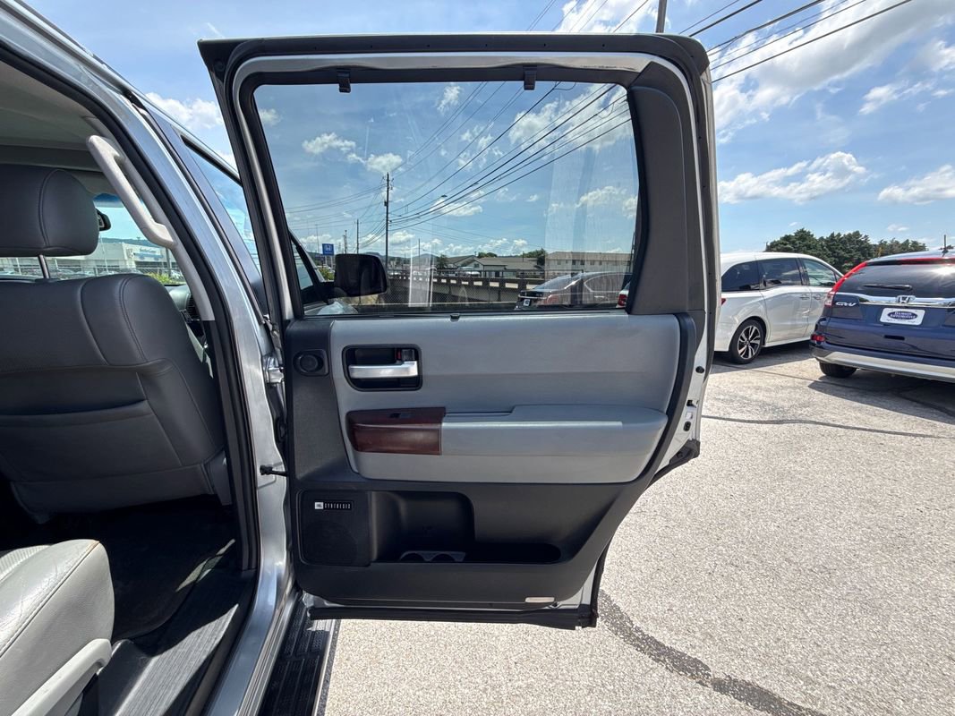 Used 2014 Toyota Sequoia Platinum RWD image 15